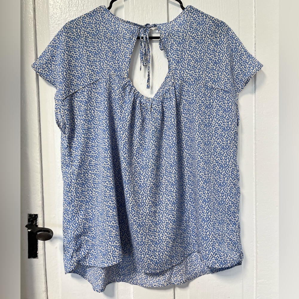 NWT Lush stitch fix cream and blue short sleeve blouse 1x - Picture 3 of 8